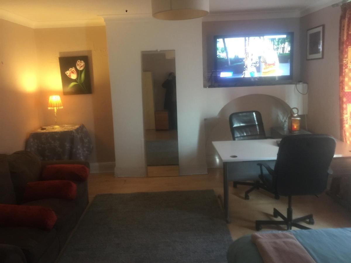 Dach Apartments - Cozy 3 Bed Apartment In Hendon Эджвар Экстерьер фото
